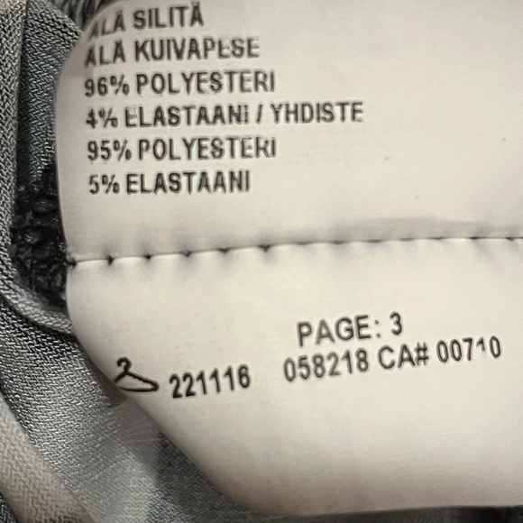 Joseph Ribkoff Color-blocked Printed Top
Style 221116, size 8 - Picture 8 of 8